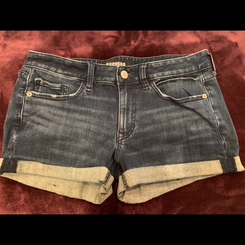 Low-rise, dark denim short shorts